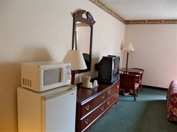 Horizon Inn Avenel Exterior photo